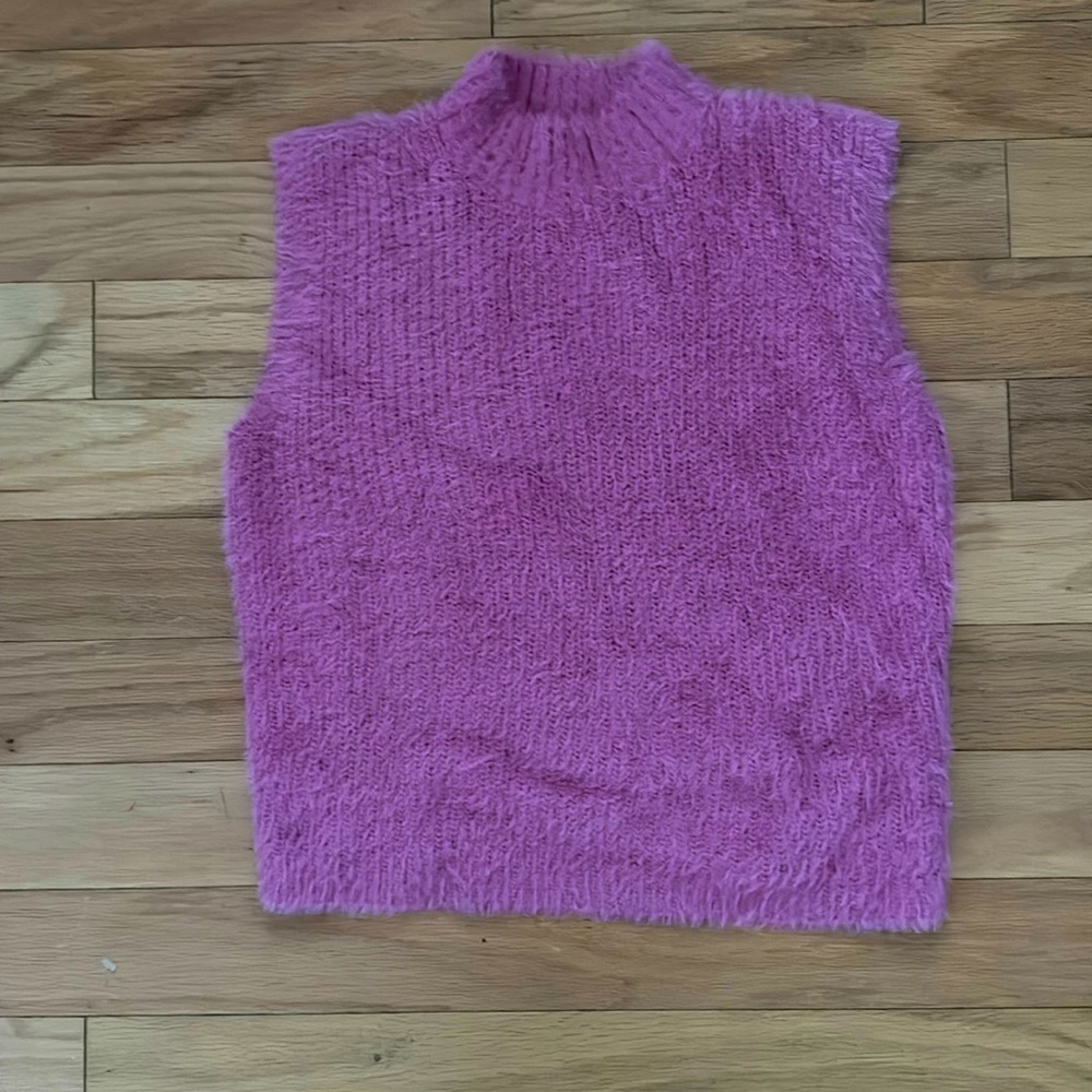 Old Navy | Fuchsia Fuzzy Top | Mock Turtleneck | Sleeveless Sweater | size M